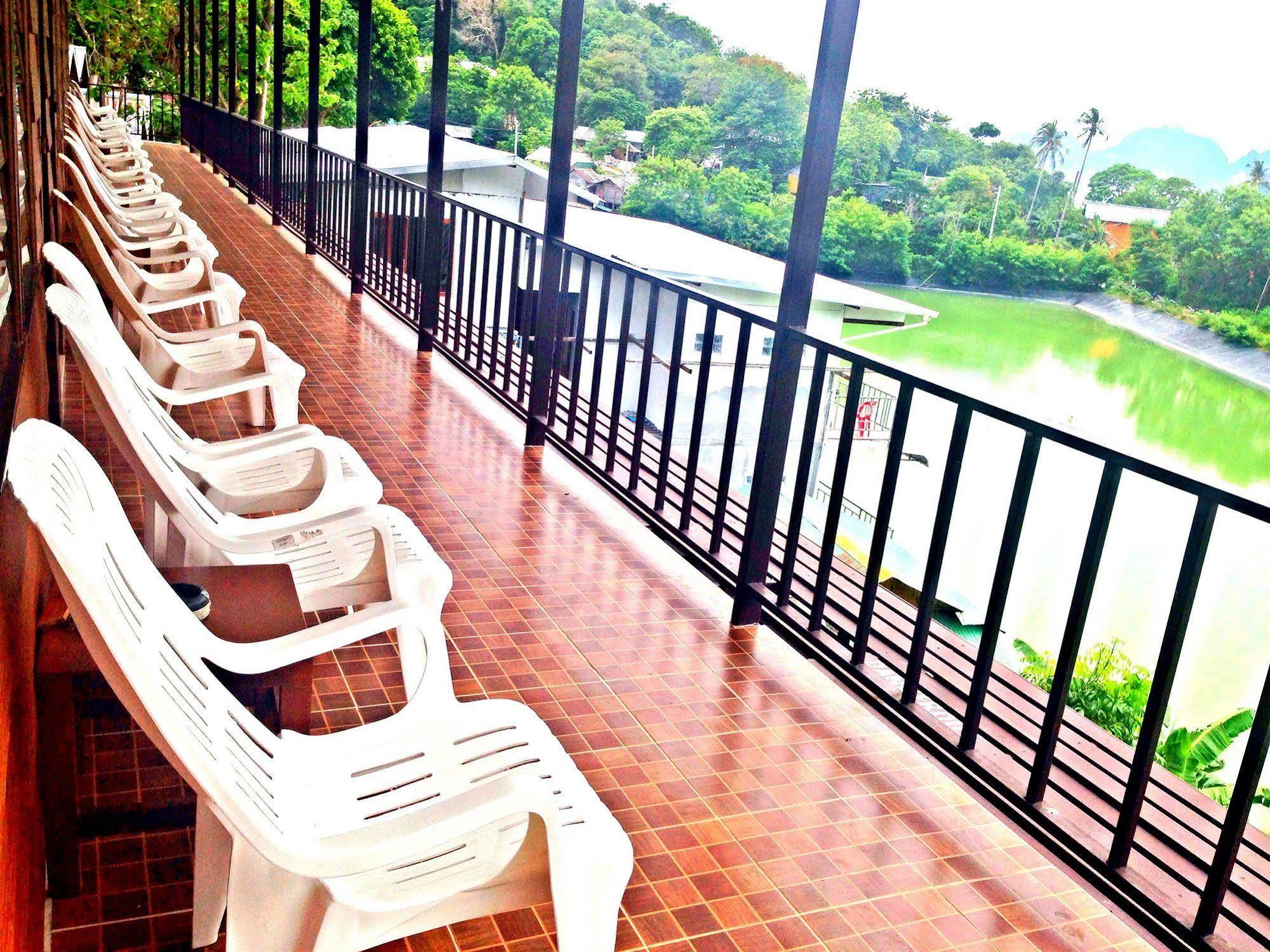 Tapear Resort Islas Phi Phi Exterior foto